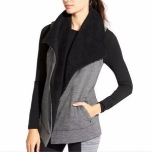 ATHLETA Apres Anything Sherpa Vest Size Medium